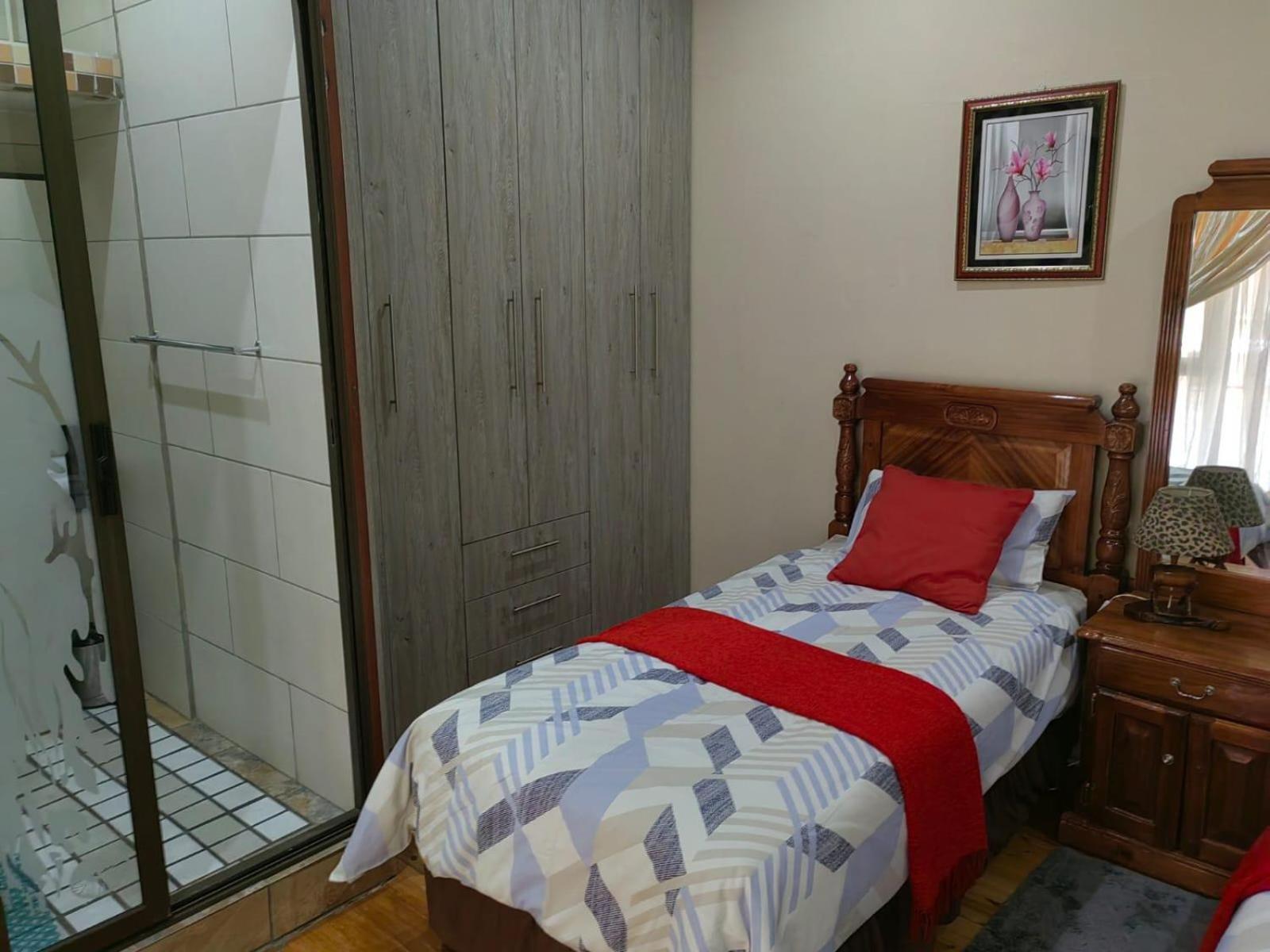Sibahlenomhlambi Guesthouse Спрингс Экстерьер фото