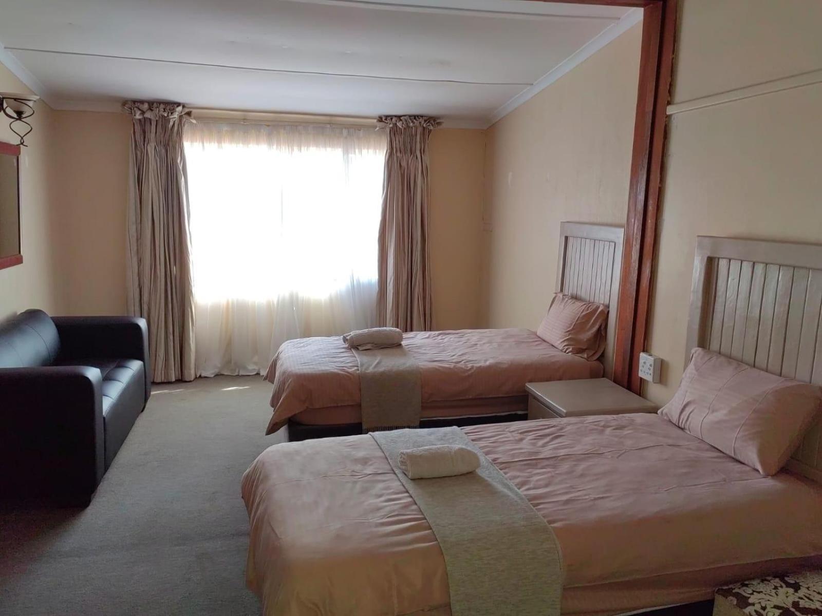 Sibahlenomhlambi Guesthouse Спрингс Номер фото